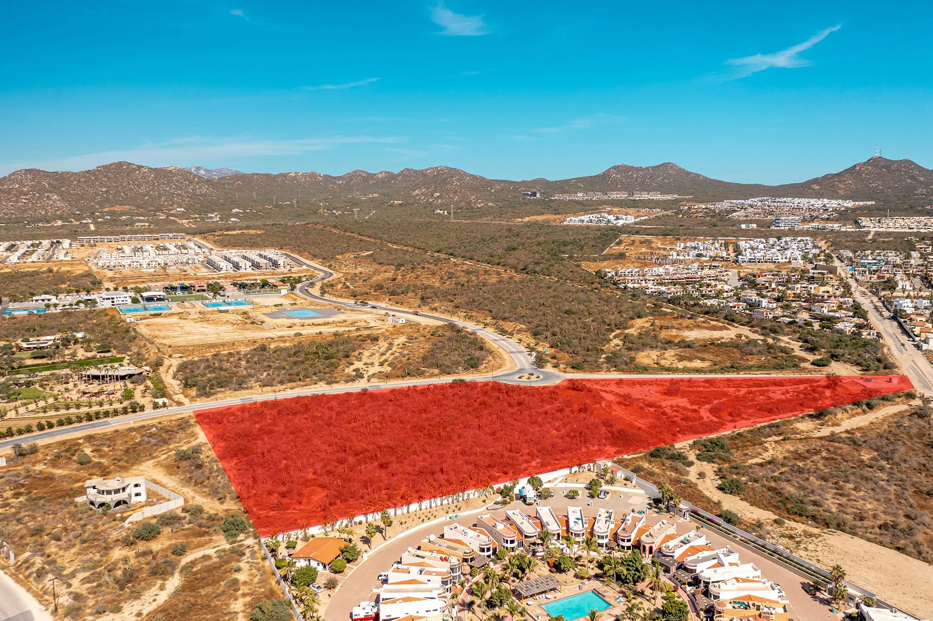 Lot I, is an excellent option for comercial and/or residential development. This 8.7 acre development parcel is located inside one of the most popular communities in Los Cabos.